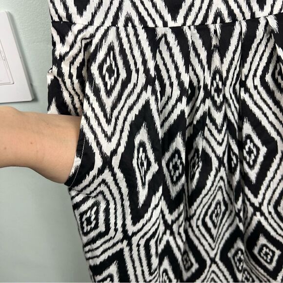 7 For All Mankind Black and White Geometric Print Size S - Picture 8 of 10